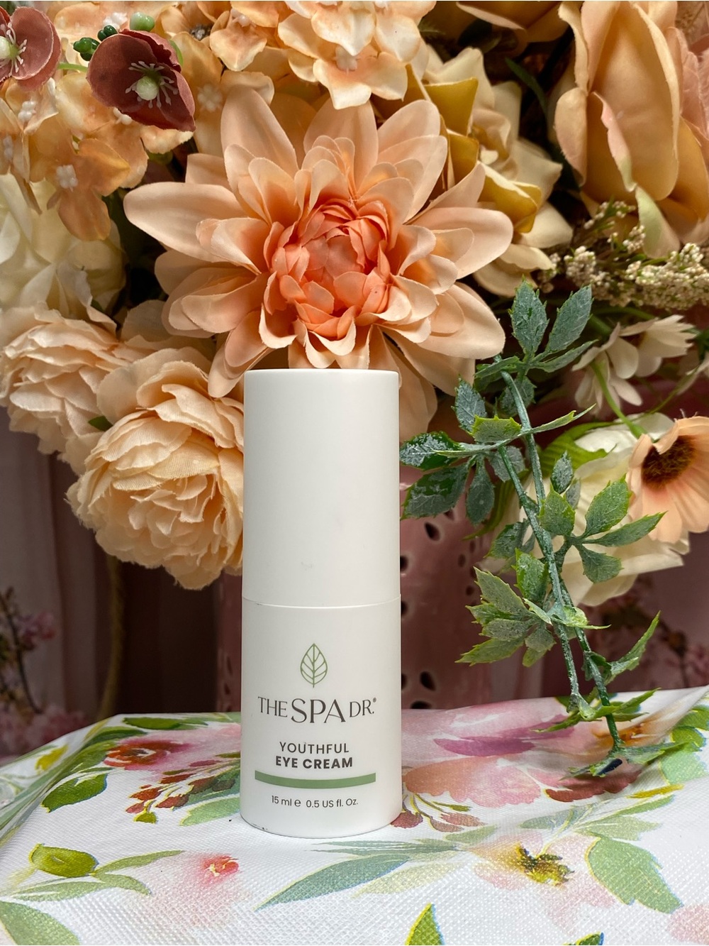 Youthful Eye Cream — White